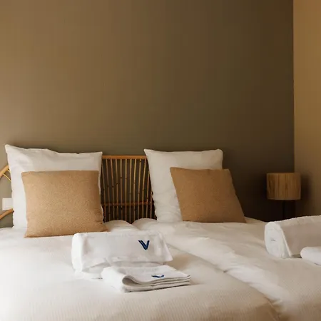 Elegant For 10 With Pool In The Heart Of An Ocean-view Setting Вилла