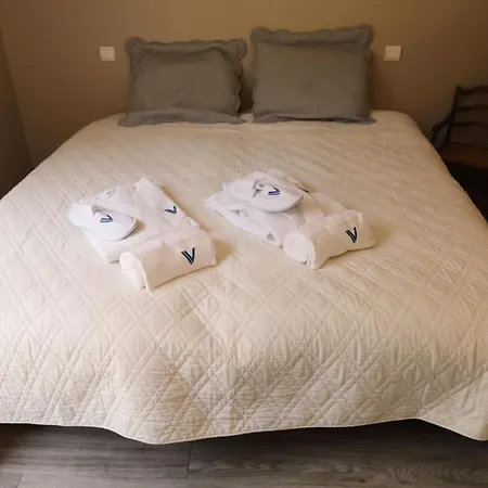 Elegant For 10 With Pool In The Heart Of An Ocean-view Setting