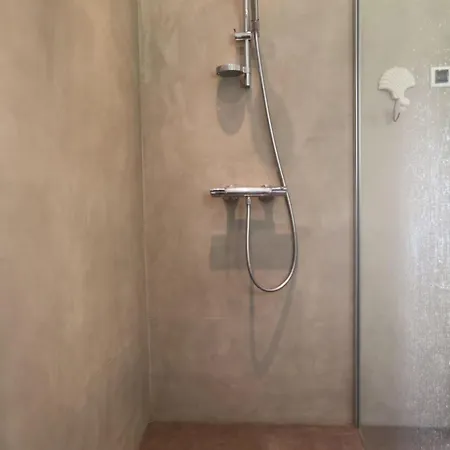 Elegant For 10 With Pool In The Heart Of An Ocean-view Setting