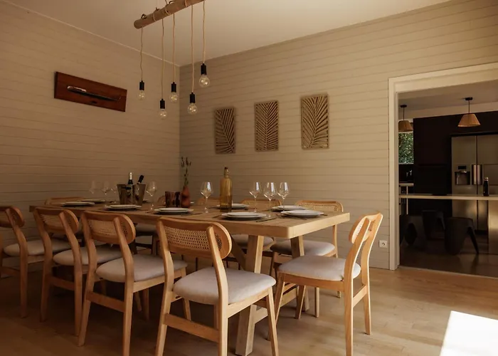 וילה Elegant For 10 With Pool In The Heart Of An Ocean-view Setting *