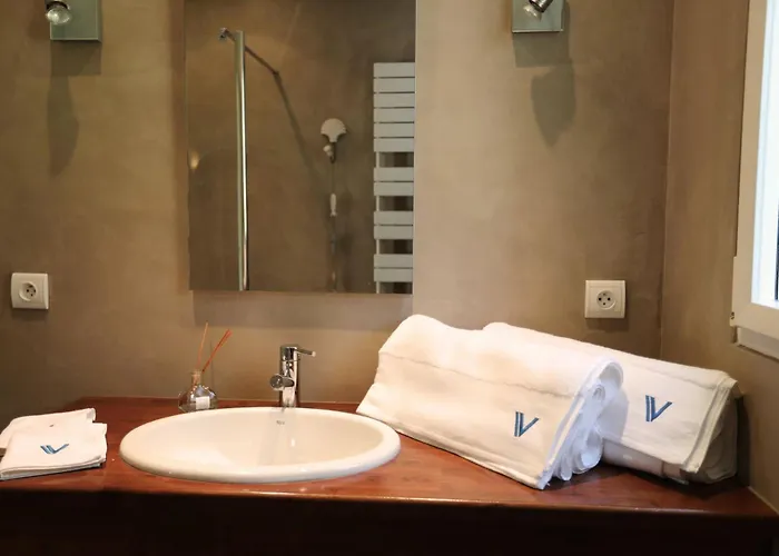 Elegant For 10 With Pool In The Heart Of An Ocean-view Setting וילה